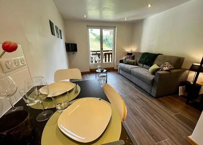 Chez Naomi - Mirjam Daire